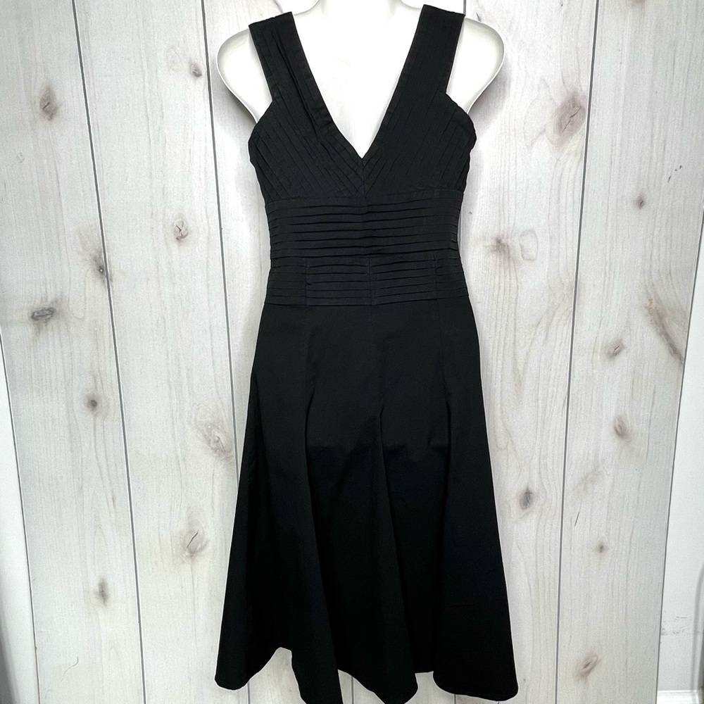Black Sleeveless A-Line V-Neck Pleated Round Skirt  Party Dress - Picture 5 of 5